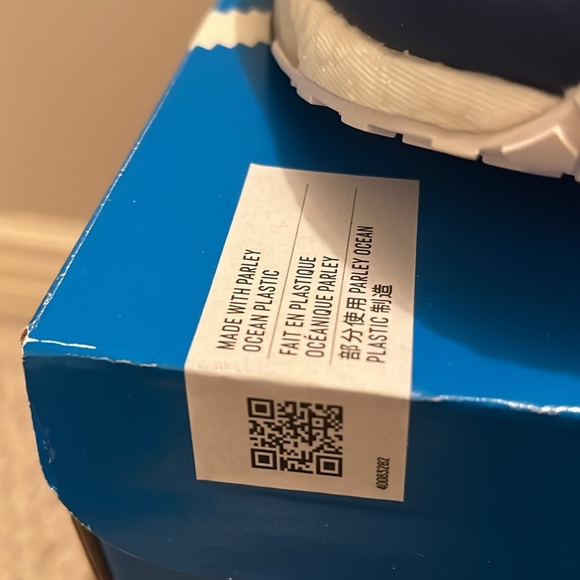 NWT ADIDAS Men’s NMD V3 TEAM ROYAL BLUE / CRYSTAL WHITE - CORE BLACK size 10 - Picture 16 of 16